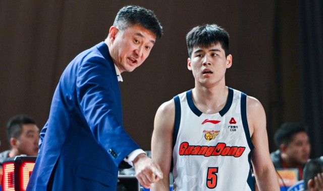 博万体育-CBA告别24年垄断，迎来全新乱世！上一次没辽粤，姚明夺冠