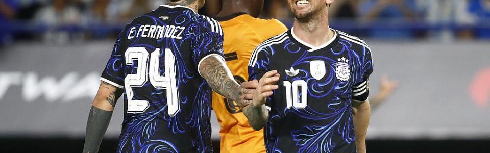 博万体育-阿根廷5-0赞比亚！正赛5连胜 梅西无私让点+连续21年为国家队破门